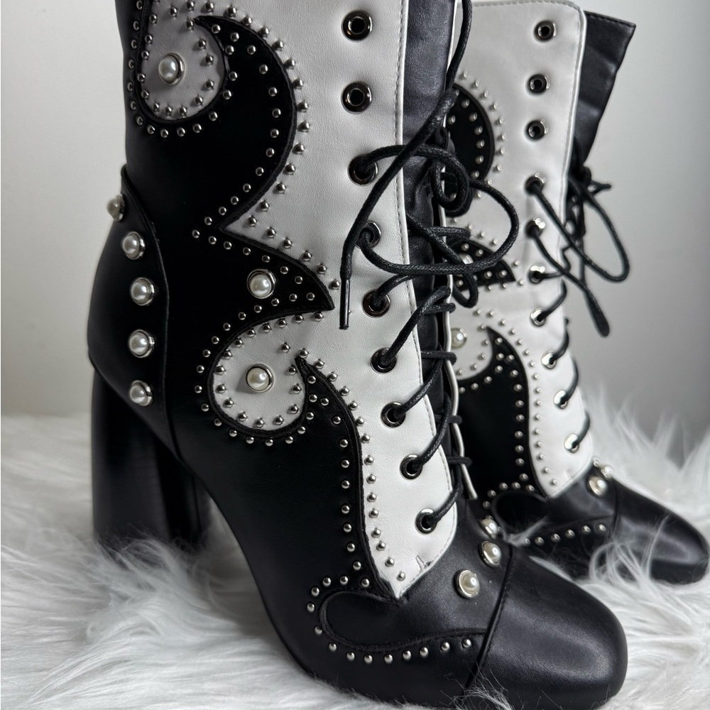 Chic Black and White Ankle Booties - Picture 10 of 11